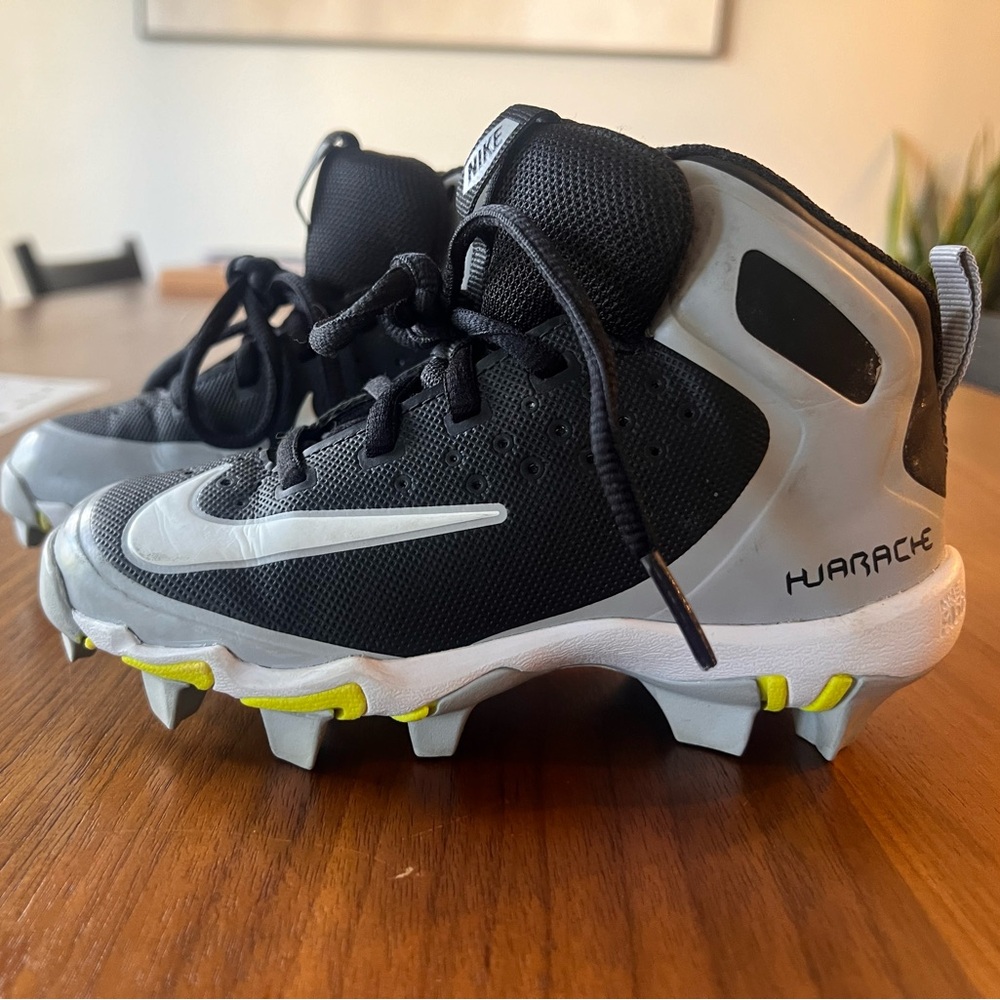 Nike toddler 11- baseball cleats
